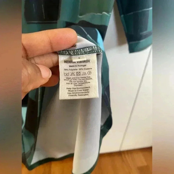 Henrik Vibskov Yummy Woman’s Mid-Length Sleeve Top Size Large - Picture 6 of 9